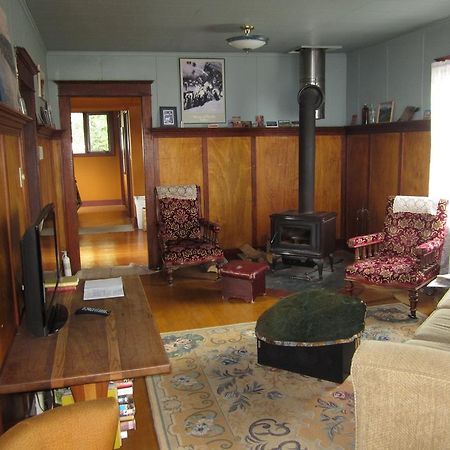 Historical Guest House Whitehorse Exterior foto